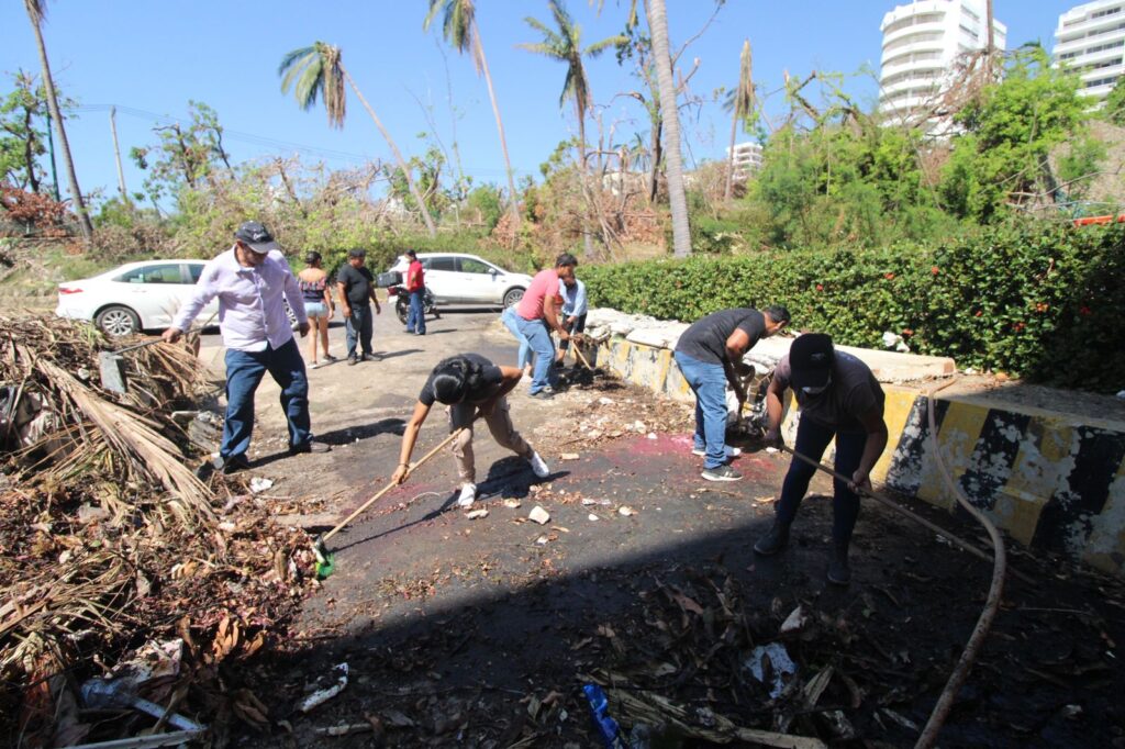 La Orquesta Filarmónica de Acapulco se sumaron a la jornada de limpieza
