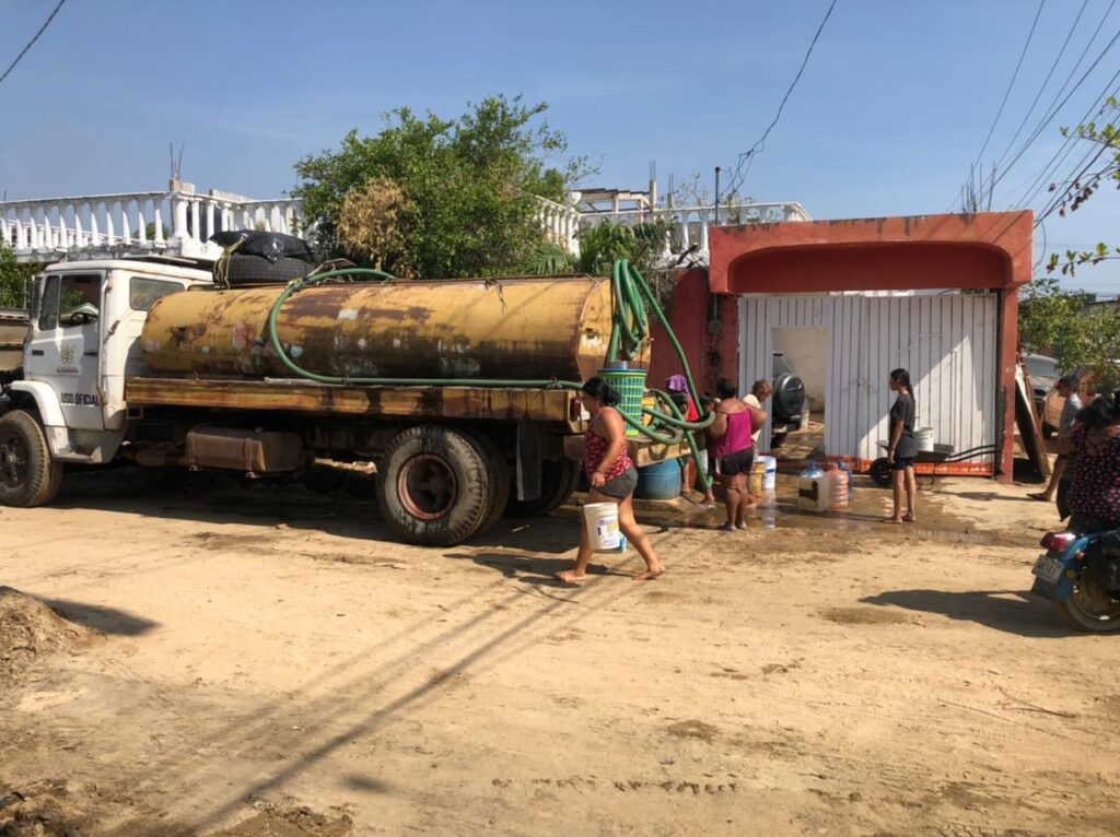 CICAEG mantiene la atención ciudadana a través de la entrega de agua en pipas  en la Colonia Emiliano Zapata de Acapulco
