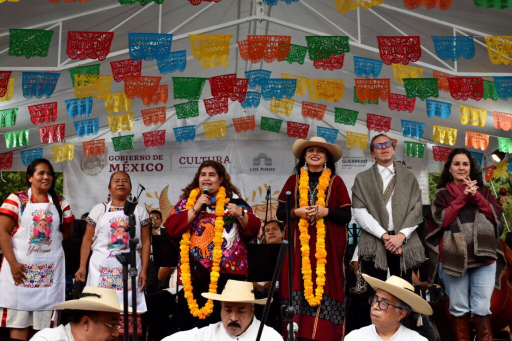 Inicia con éxito la tercera edición de Guerrero en Los Pinos” en la Ciudad de México