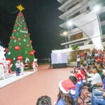 La gobernadora Evelyn Salgado enciende en Acapulco el tradicional árbol navideño de FEMSA