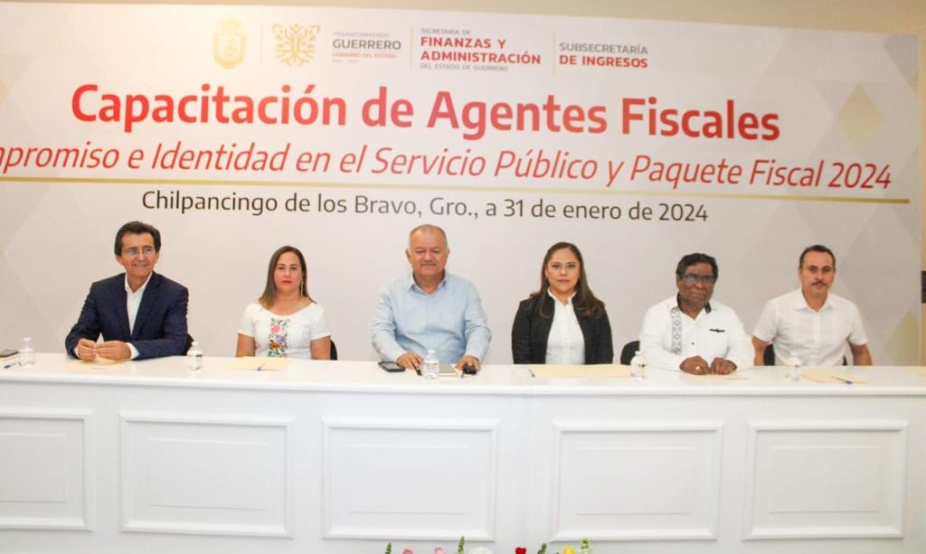 Capacita SEFINA a administradores y agentes fiscales sobre compromiso e Identidad en el Servicio Público y Paquete Fiscal 2024