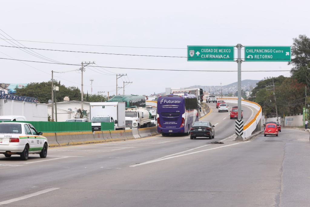Libera la Policía Estatal Autopista del Sol Policía y se normaliza el tránsito vehicular