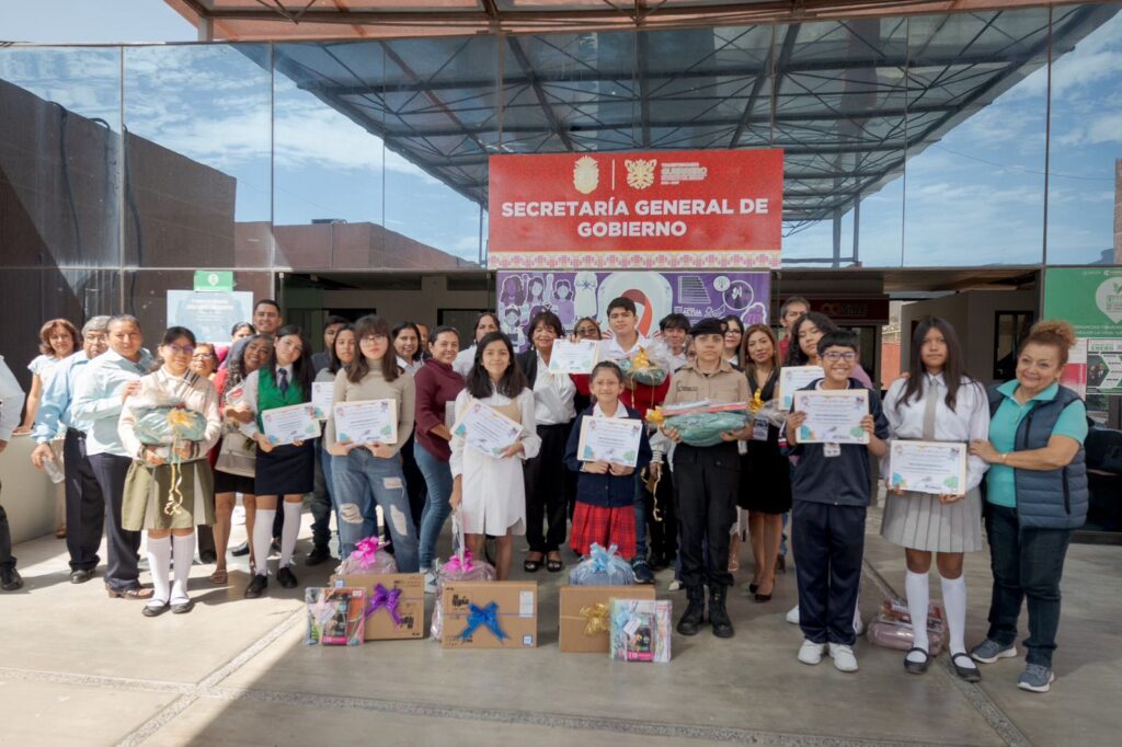 Premia el gobierno de Guerrero a niñas, niños y adolescentes guerrerenses ganadores del Concurso Nacional de Dibujo y Pintura  Infantil y Juvenil