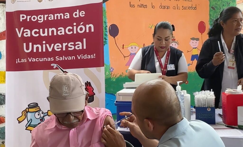 Continúa en Guerrero campaña de Vacunación Invernal contra Influenza estacional y COVID-19