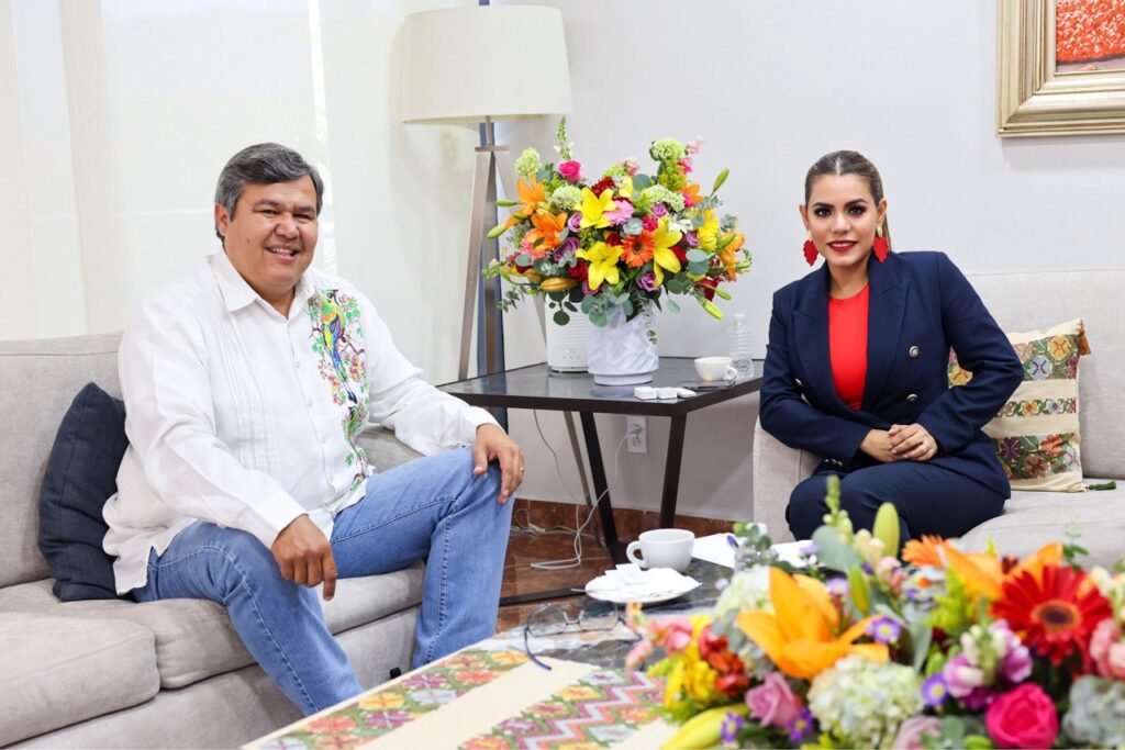 La gobernadora Evelyn Salgado Pineda y el titular de la Comisión Nacional de Acuacultura y Pesca, Octavio Aldama Palafox, revisaron los avances que se tienen en Guerrero del programa BIENPESCA