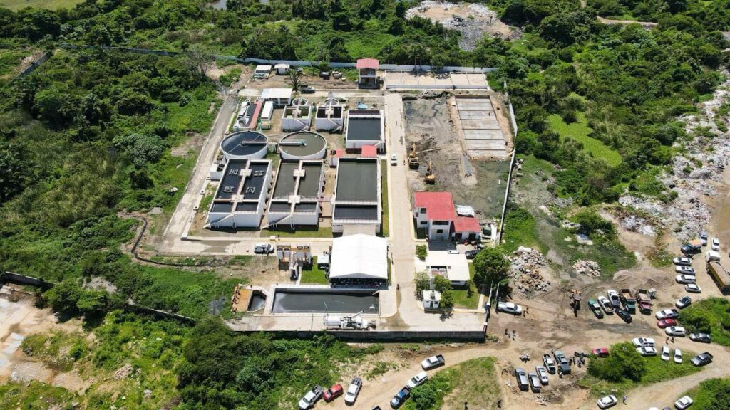 Refrenda Evelyn Salgado su compromiso con el saneamiento de la bahía de Acapulco y el cuidado del medio ambiente
