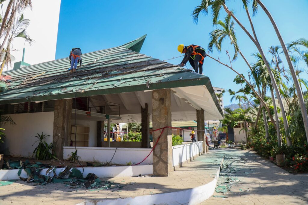 Avanzan los trabajos de rehabilitación y reconstrucción del Centro Cultural Acapulco