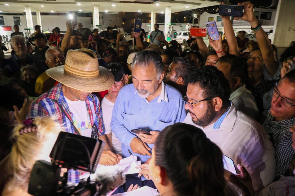 Logran Gobierno Estatal y Federal acuerdo con manifestantes para liberar la Costera Miguel Alemán en Acapulco