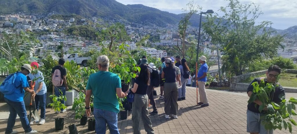 CON APOYO DE LA SOCIEDAD, AVANZA LA REFORESTACIÓN DEL PARQUE PAPAGAYO QUE IMPULSA LA GOBERNADORA EVELYN SALGADO PINEDA