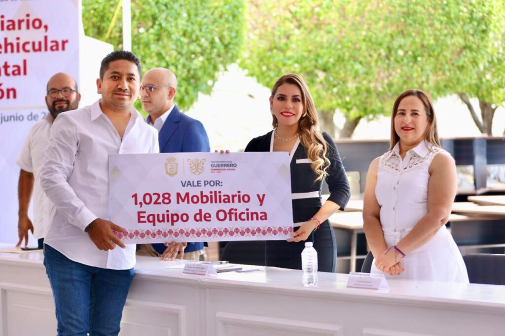 ENTREGA EVELYN SALGADO EQUIPAMIENTO PARA LA MODERNIZACIÓN DEL SISTEMA ESTATAL DE RECAUDACIÓN EN GUERRERO