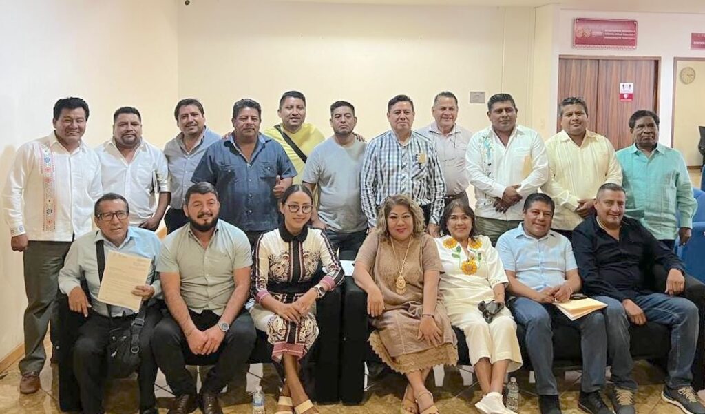 EVALÚAN AVANCE DE CAMINOS ARTESANALES EN GUERRERO