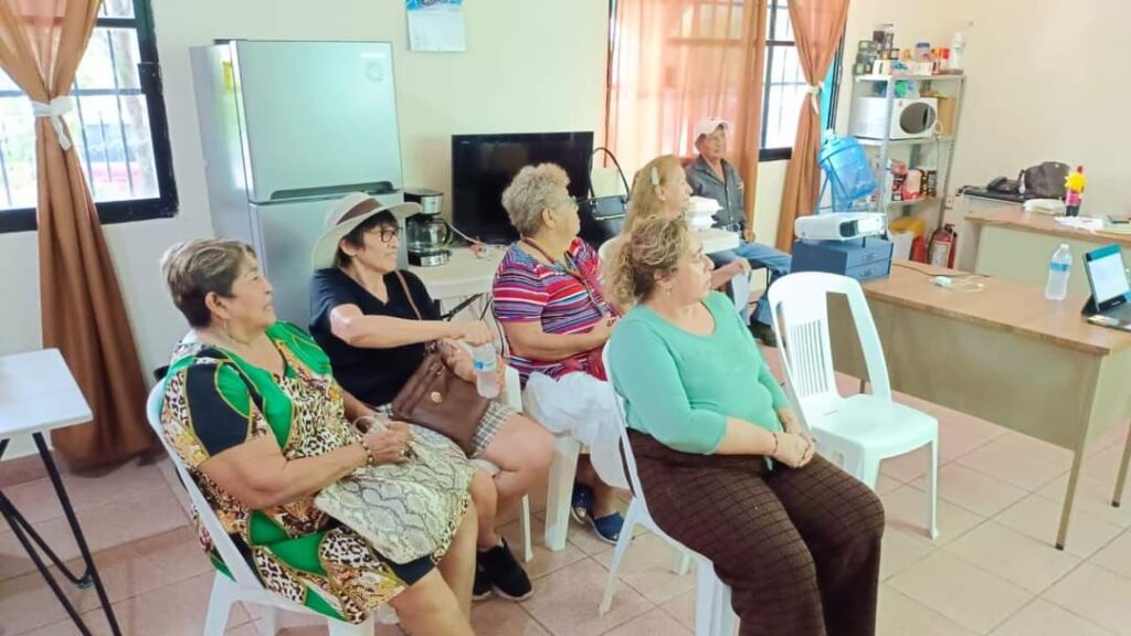 Imparten plática psicológica “¿Cómo Comprender Nuestras Emociones?” a jubilados y pensionados