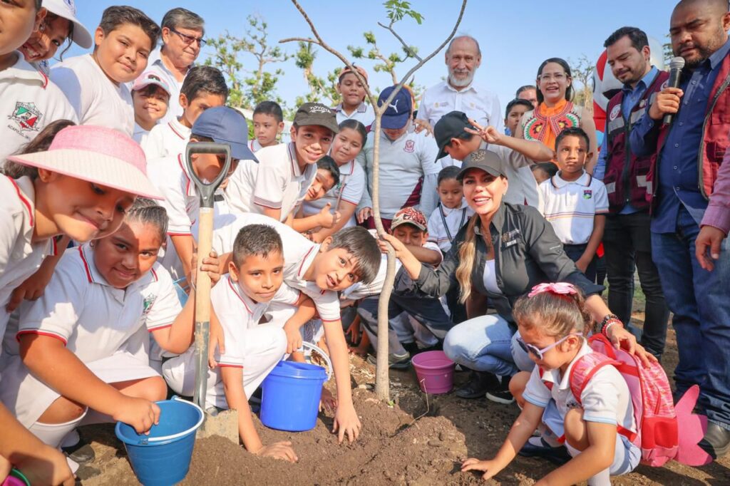 ENCABEZA EVELYN SALGADO EL ARRANQUE DE LA CAMPAÑA REFORESTANDO GUERRERO 2024 EN EL PARQUE PAPAGAYO