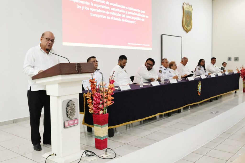 FIRMAN SGG Y SSP CONVENIO DE COLABORACIÓN PARA LA PROFESIONALIZACIÓN DE TRANSPORTISTAS EN TODO EL ESTADO