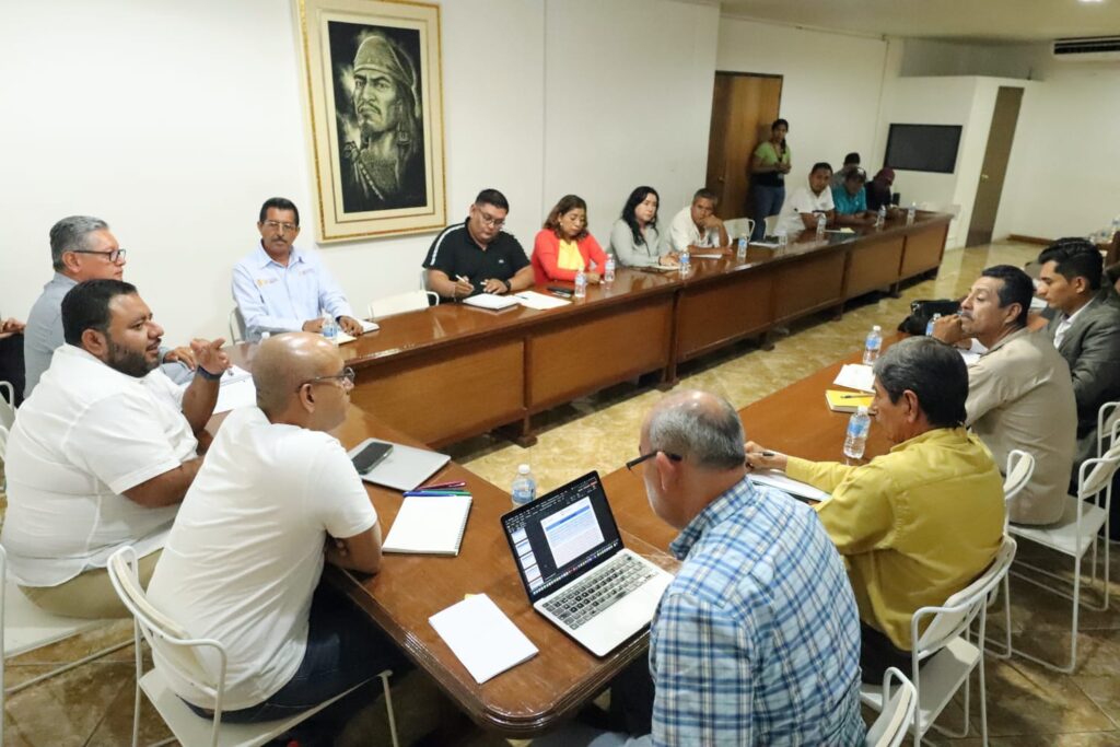 Atienden SGG y SEPLADER a comisarios de la Sierra y del Valle del Ocotito