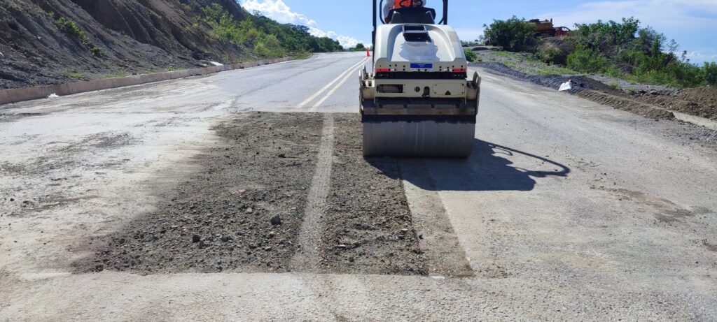 Continúa CICAEG trabajos de mantenimiento en libramiento Chilpancingo-Tixtla