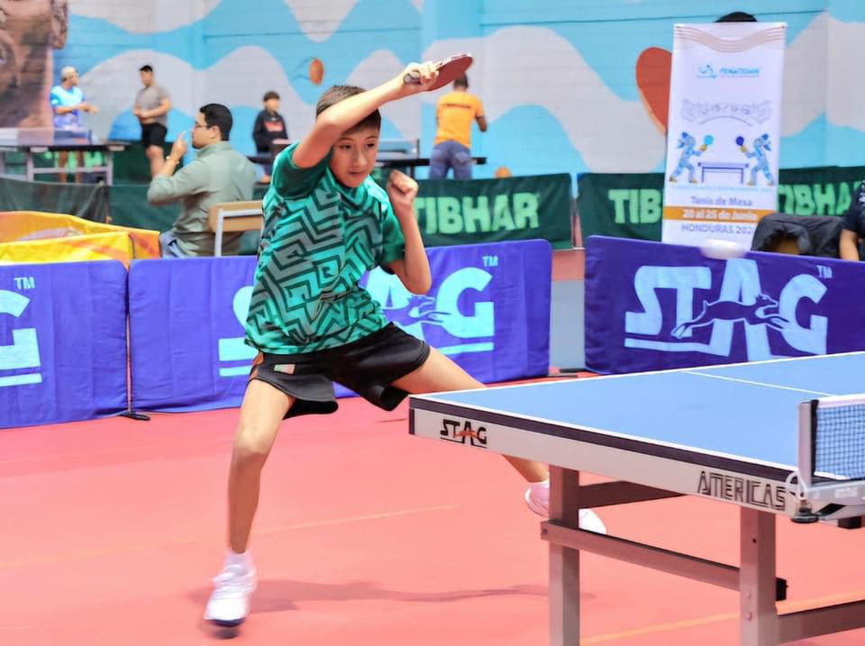 Guerrero consigue medalla de plata en el Campeonato Centroamericano Juvenil de Tenis de Mesa