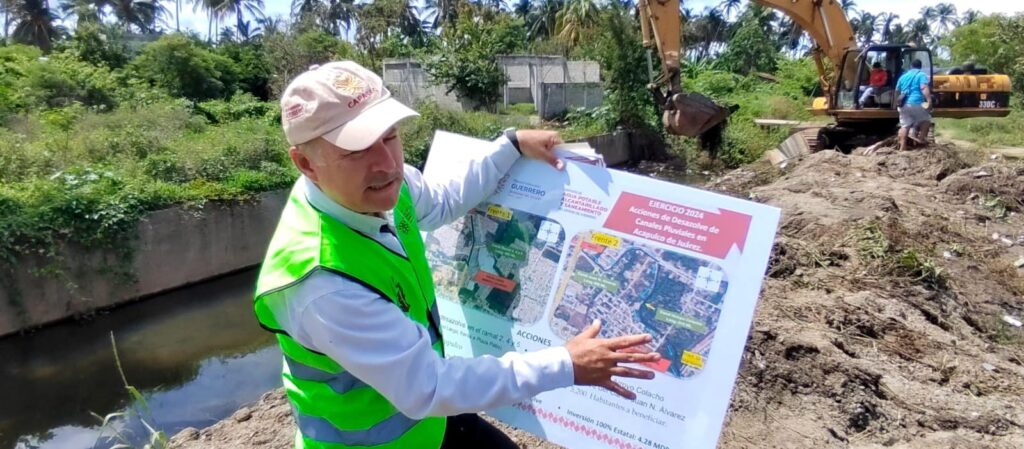 Inicia Gobierno del Estado desazolve de canales pluviales en Acapulco