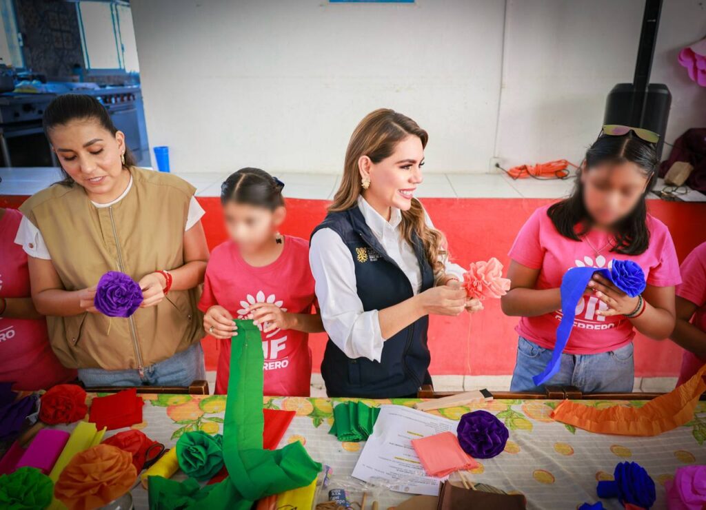 La gobernadora Evelyn Salgado Pineda y la Presidenta del DIF Guerrero Liz Salgado Pineda conviven con niñas y niños de la Casa Hogar de Chilpancingo