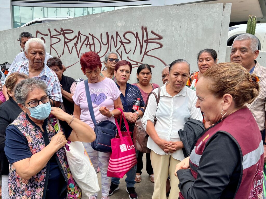 Parte el cuarto grupo de adultos mayores beneficiarios del programa “Lazos Migrantes” a la Ciudad de México