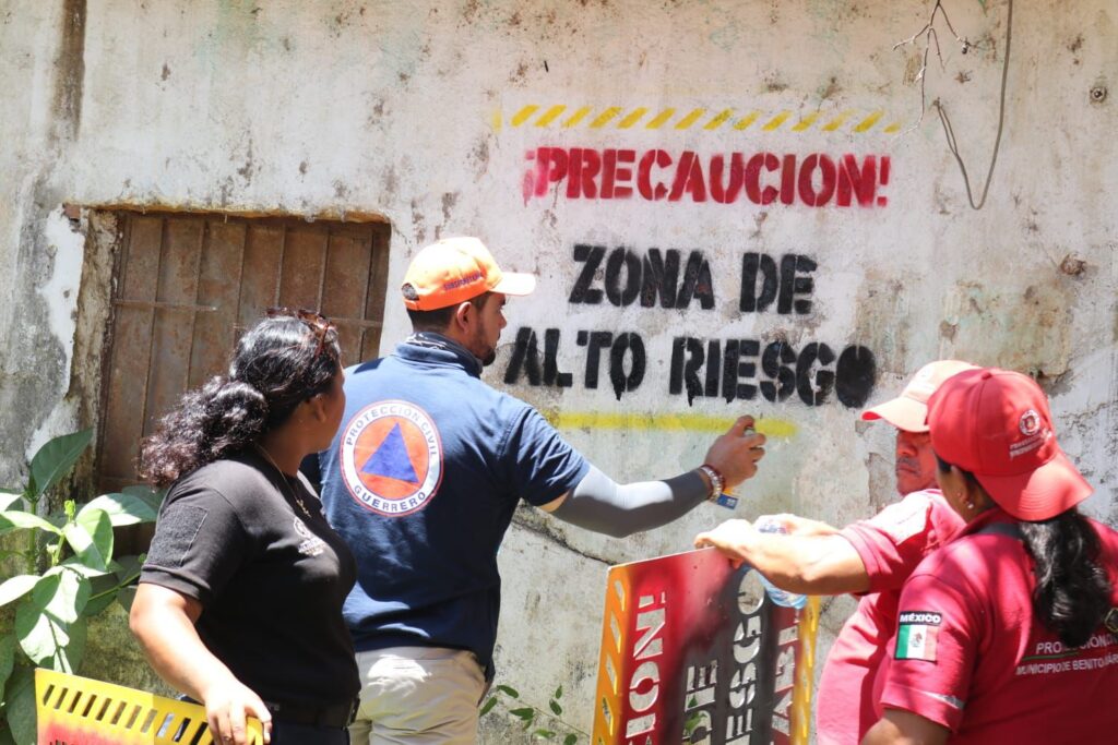 SGIRPCGRO realiza trabajo preventivo por lluvias en el municipio de San Jerónimo en la Costa Grande