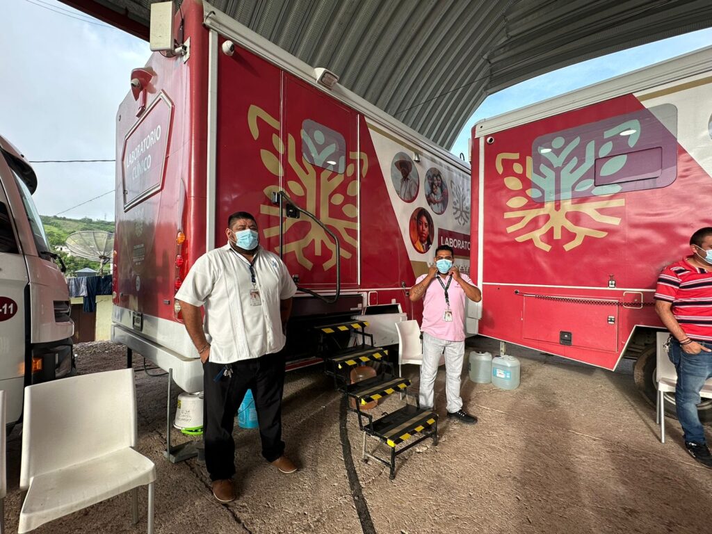 Unidades Móviles de Salud Especializada (UMSE) llevan servicios gratuitos a habitantes de Axoxuca y Ahuacuotzingo