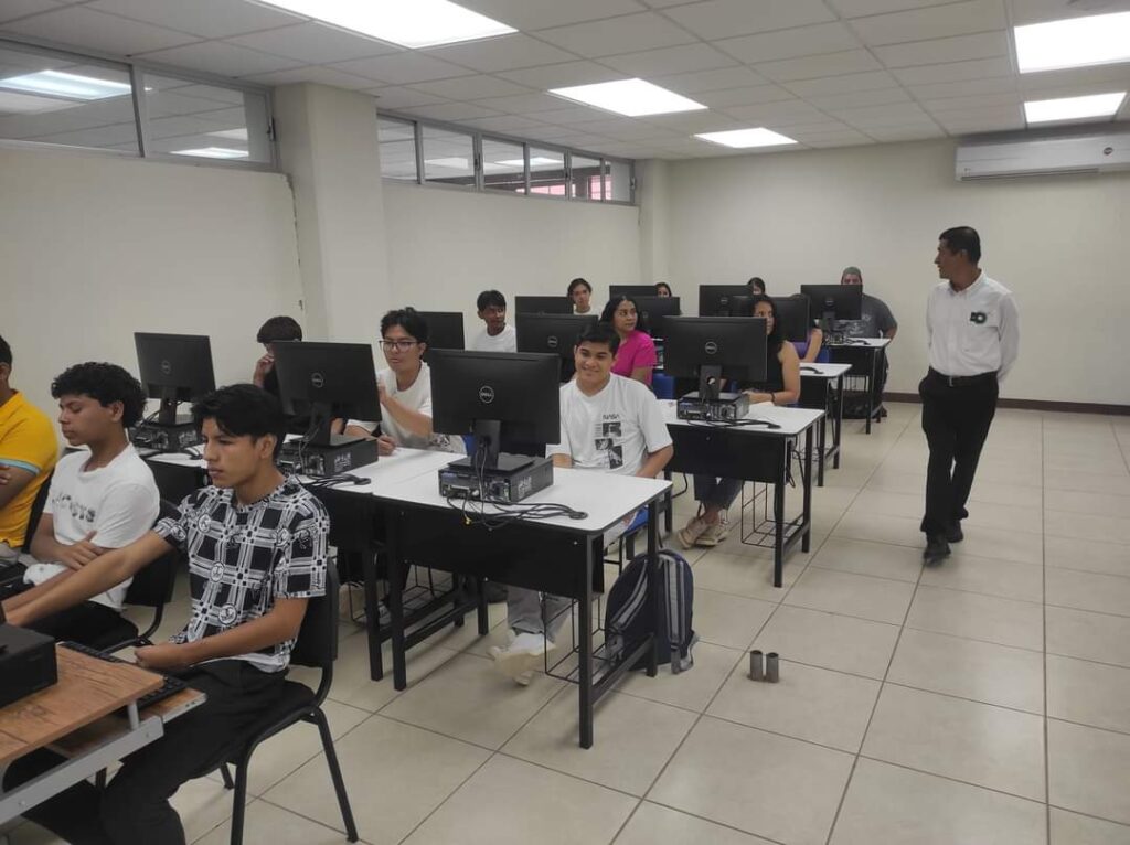 La Universidad Tecnológica de la Costa Grande de Guerrero llevo a cabo el Examen de Admisión 2024