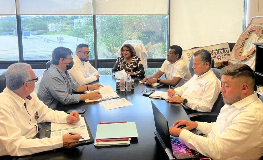 Avanza con Evelyn Salgado la obra pública en Guerrero