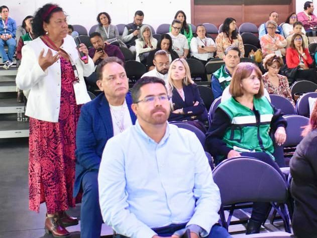 Evelyn Salgado impulsa un sistema de salud con base en los indicadores de salud de la población