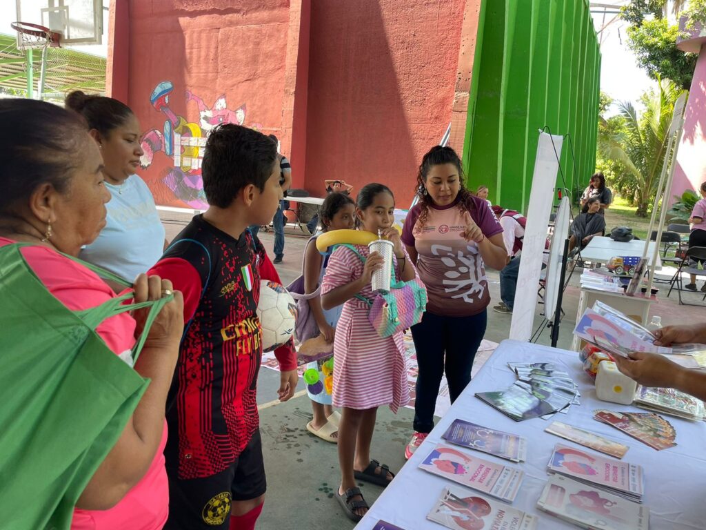 Impulsa Evelyn Salgado Pineda la “Feria de los Servicios” y actividades físicas en el puerto de Acapulco