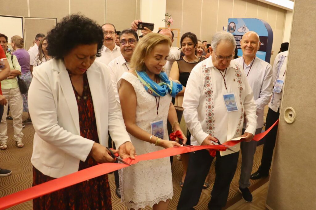 Impulsa Evelyn Salgado la profesionalización de pediatras