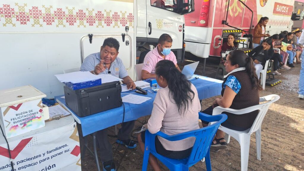 Instruye Evelyn Salgado, continuar acercando servicios de salud a quienes más lo necesitan