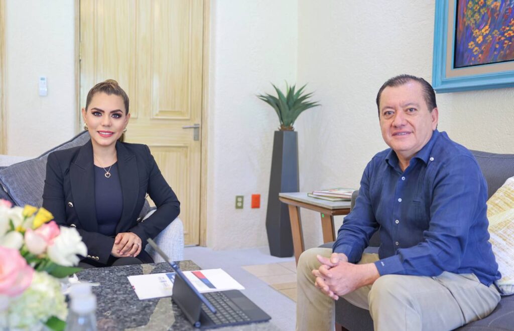La gobernadora Evelyn Salgado Pineda sostuvo una reunión con el rector de la Universidad Autónoma de Guerrero