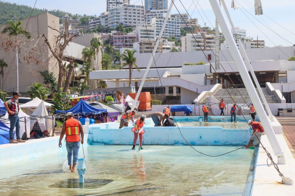 Refuerza Evelyn Salgado acciones de saneamiento en Centro de Convenciones Acapulco
