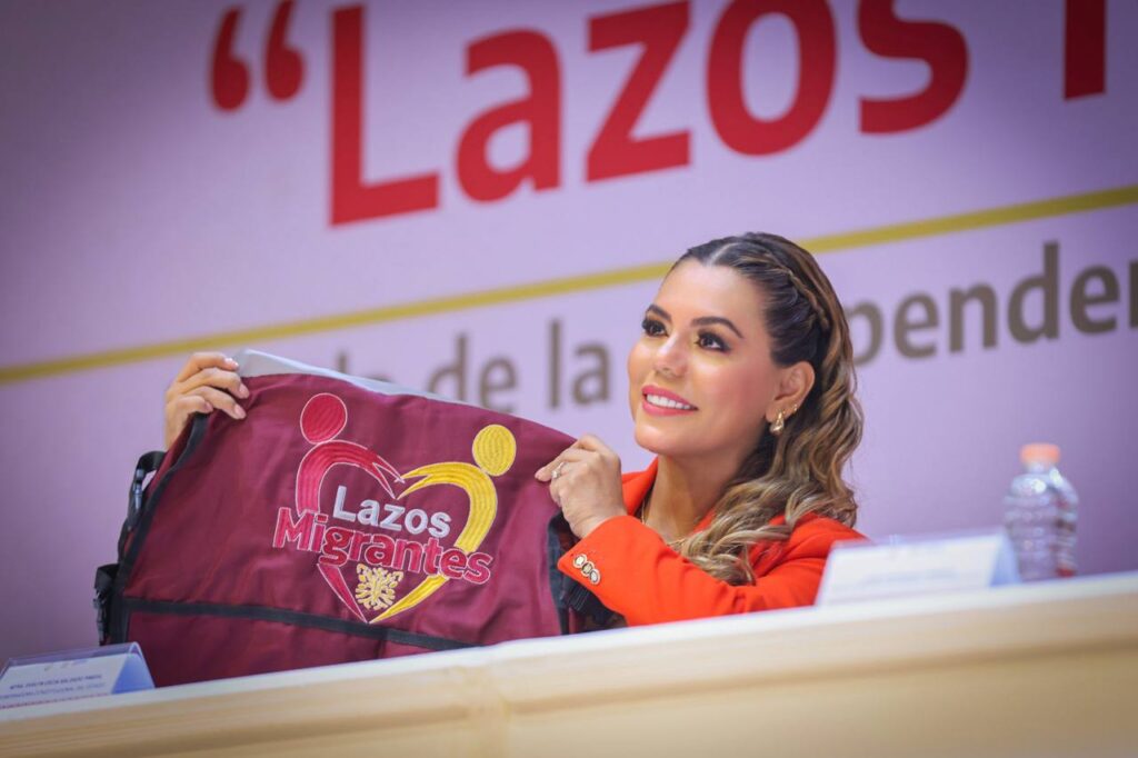 Evelyn Salgado entrega 189 visas del programa “Lazos Migrantes” en la región Norte de Guerrero