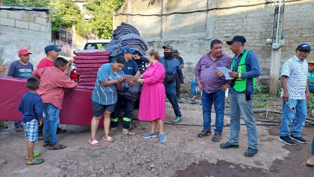 Instruye Evelyn Salgado atención y ayuda a familias afectadas en Tlapehuala, por las recientes lluvias