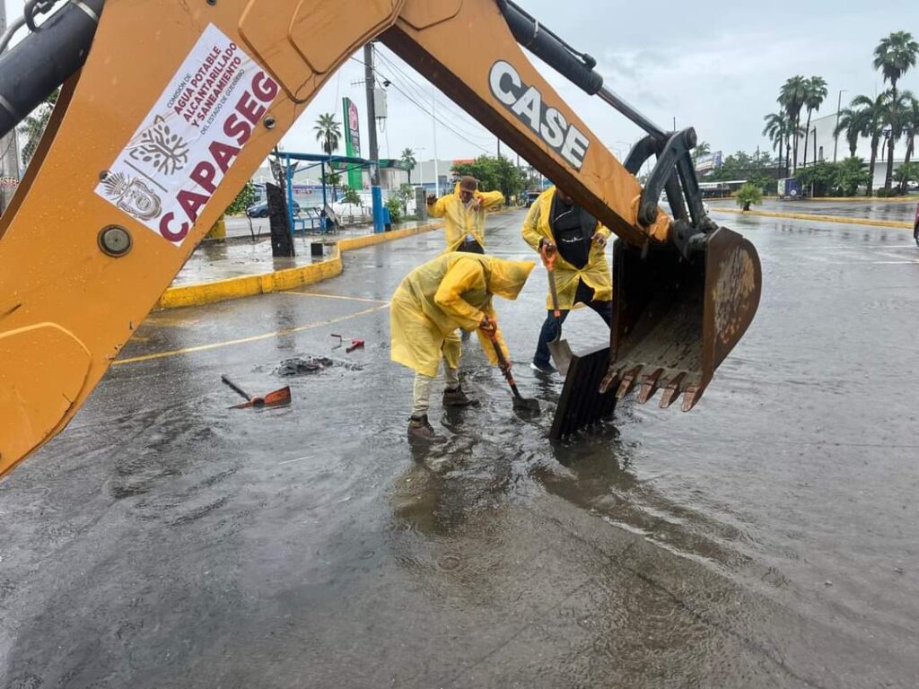 Instruye Evelyn Salgado atender problemas de inundaciones, drenaje y retiro de material en vialidades de Acapulco