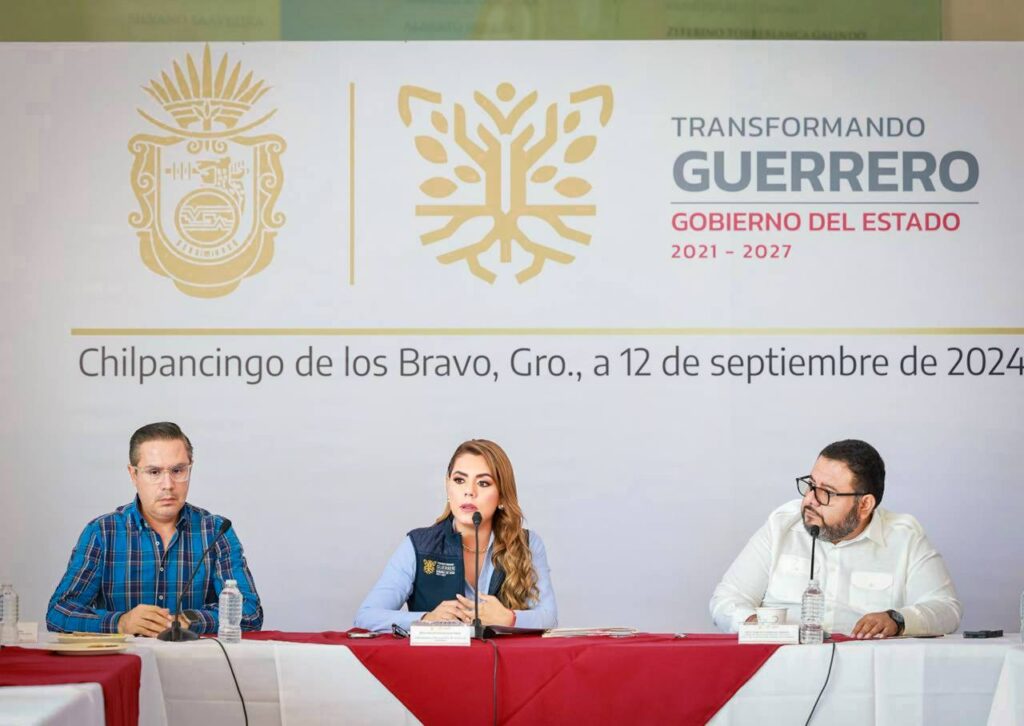 La gobernadora Evelyn Salgado Pineda sostuvo una segunda reunión con un grupo de familiares de los normalistas desaparecidos