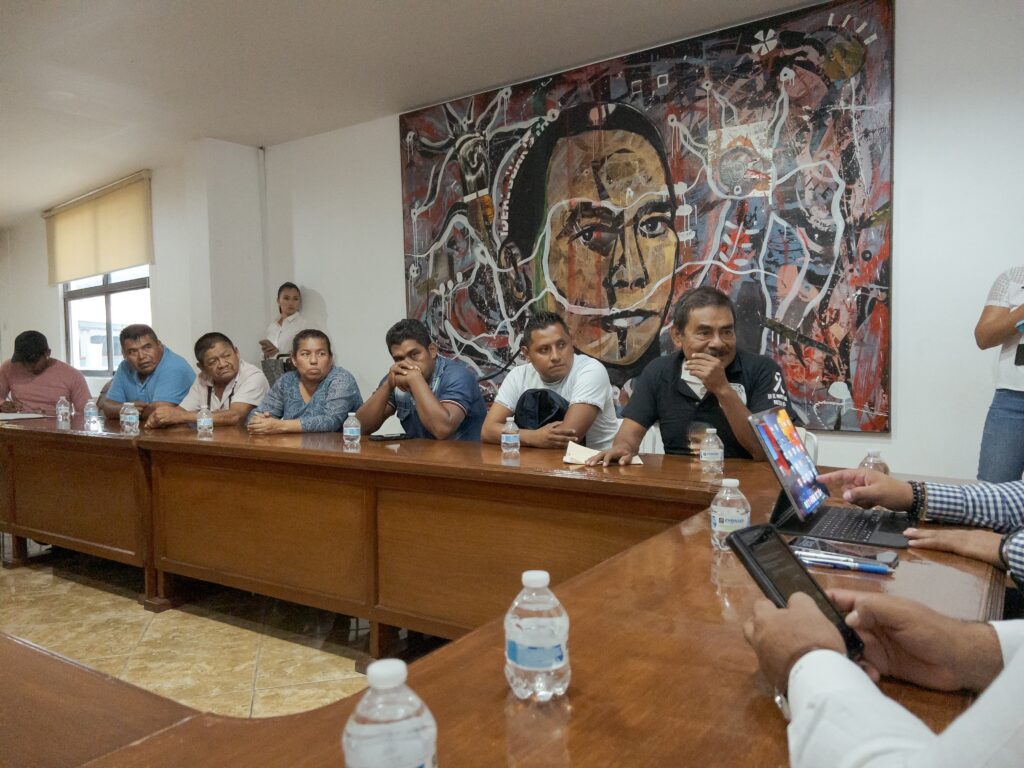 Reafirma la gobernadora Evelyn Salgado apoyo y respaldo a familiares de los 43 estudiantes desaparecidos de Ayotzinapa