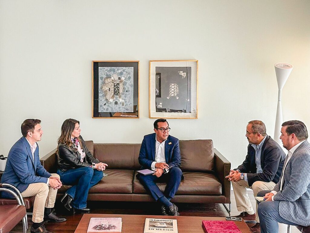 Refuerza gobierno de Evelyn Salgado alianzas a favor del turismo de Guerrero