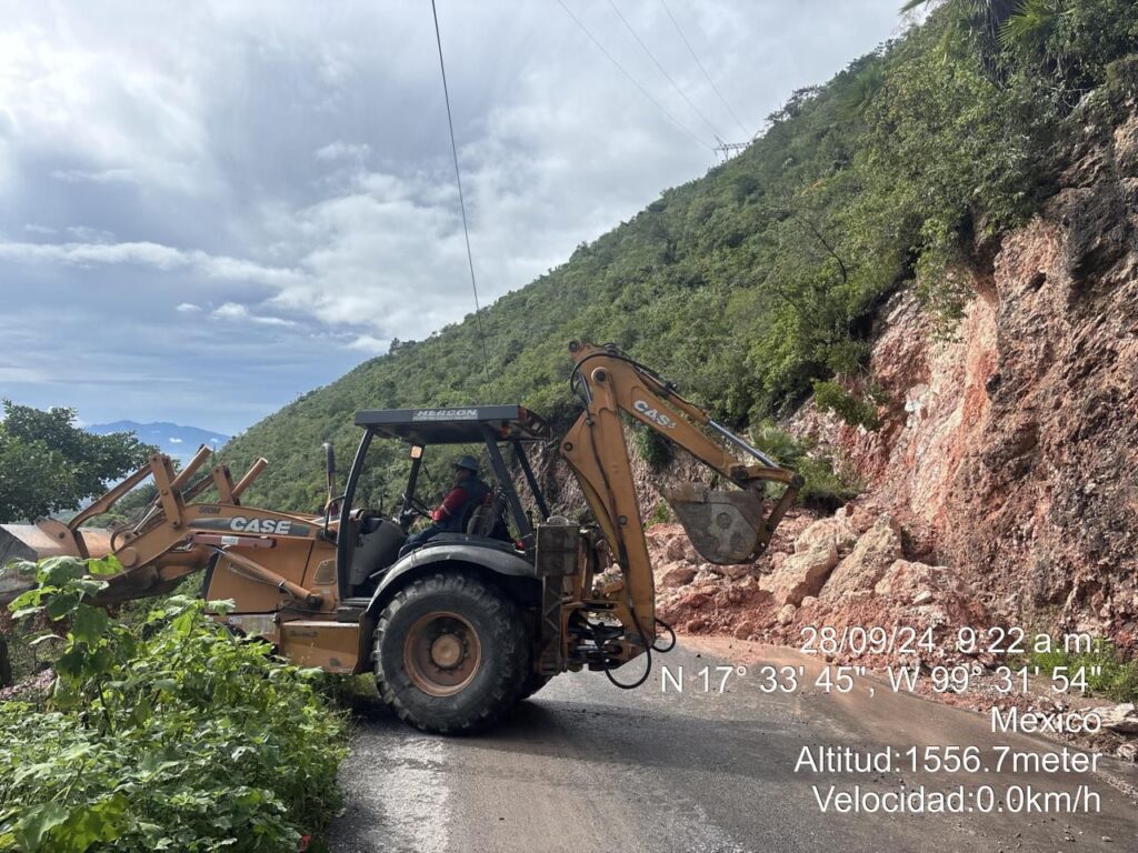 Reconexión de carreteras en Guerrero, prioridad de Evelyn Salgado tras emergencias por huracán John