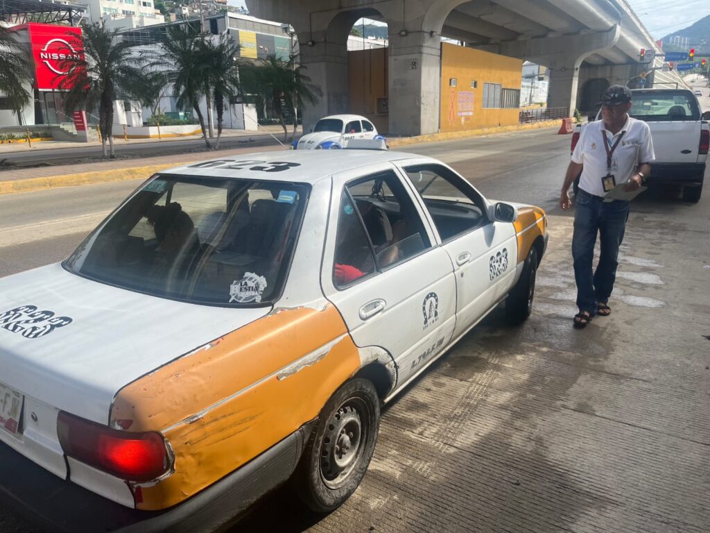 Por instrucciones de la gobernadora, Evelyn Salgado continúa el transporte gratuito en colonias afectadas de Acapulco y Chilpancingo