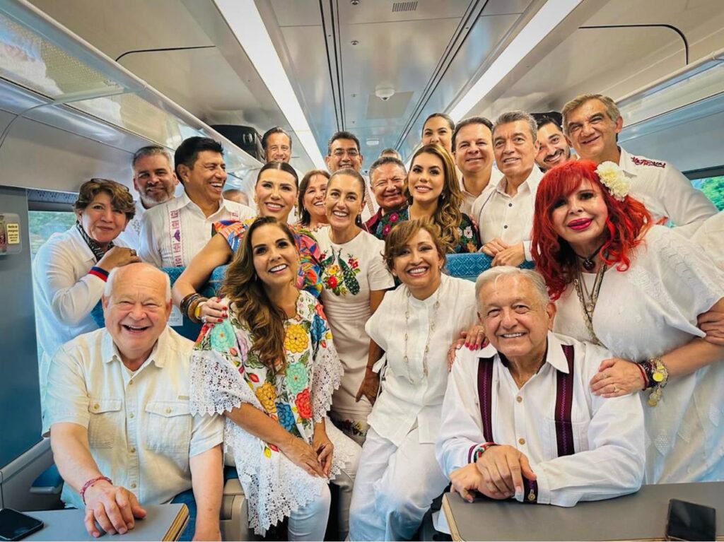 Evelyn Salgado acompaña a AMLO en recorrido del Tren Maya junto a Claudia Sheinbaum
