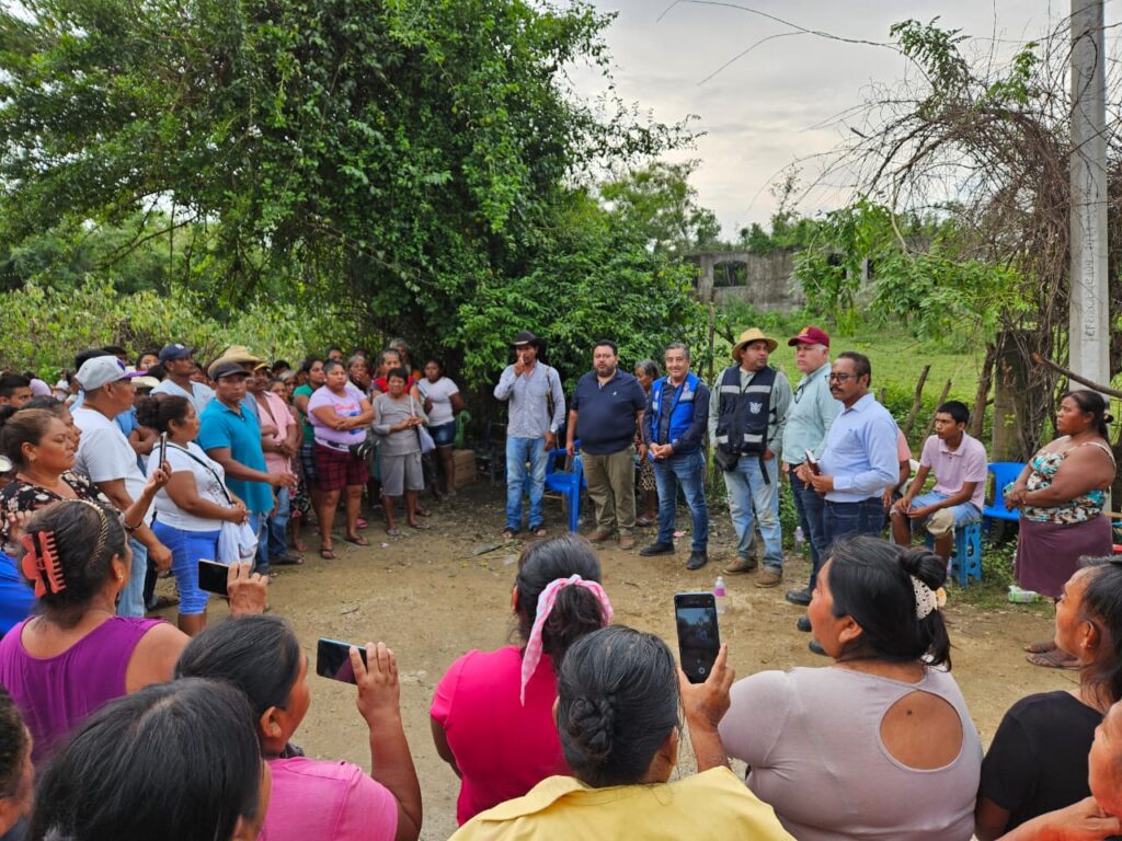 Brinda Gobierno de Guerrero atención a la comunidad Salsipuedes en Acapulco
