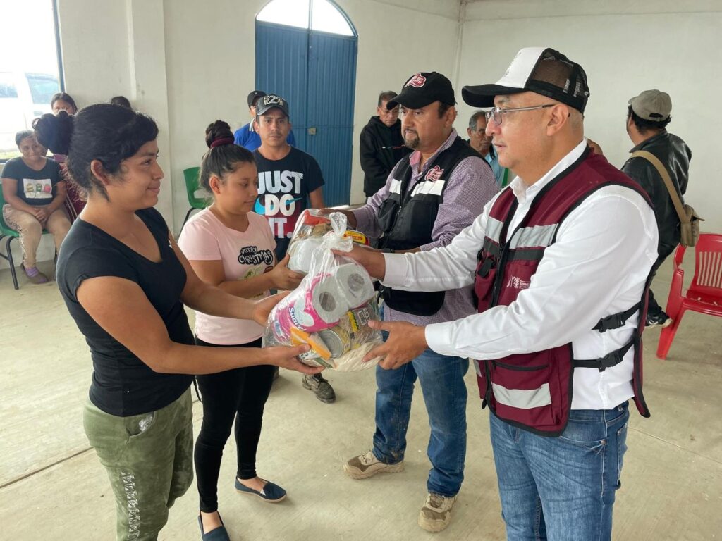 Gobierno de Guerrero lleva ayuda humanitaria a La Soledad, en la Sierra de Guerrero