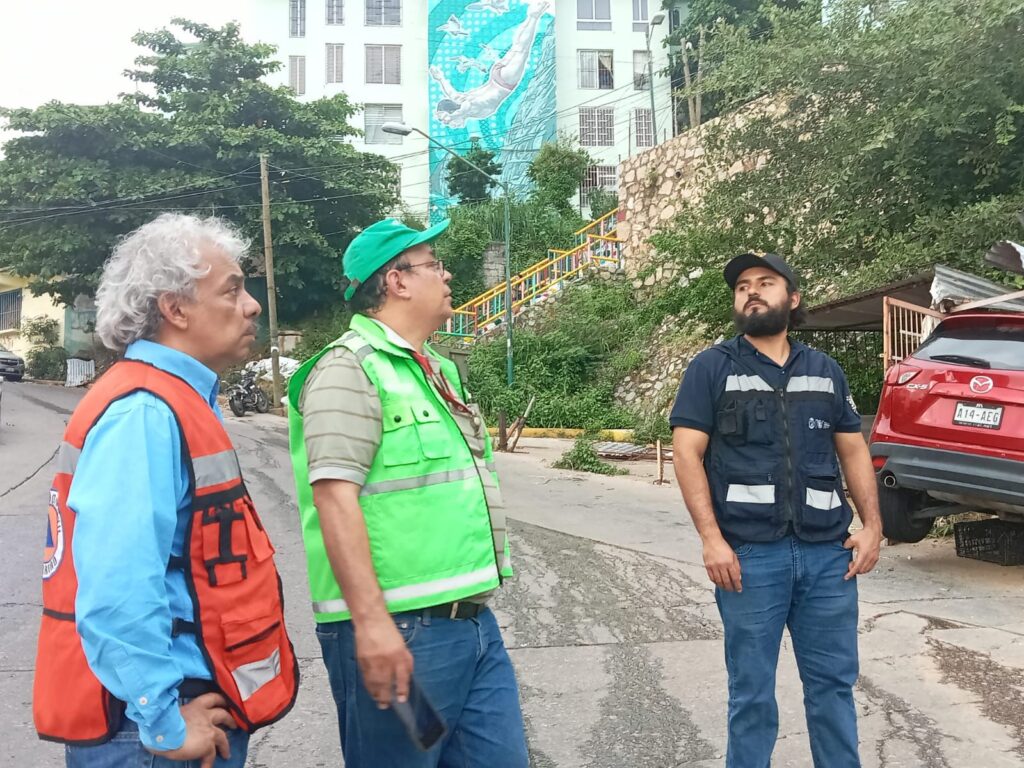 Personal de la Secretaría de Gestión Integral de Riesgos y Protección Civil realizaron una visita a la 5a Etapa de la Unidad Habitacional Infonavit Alta Progreso