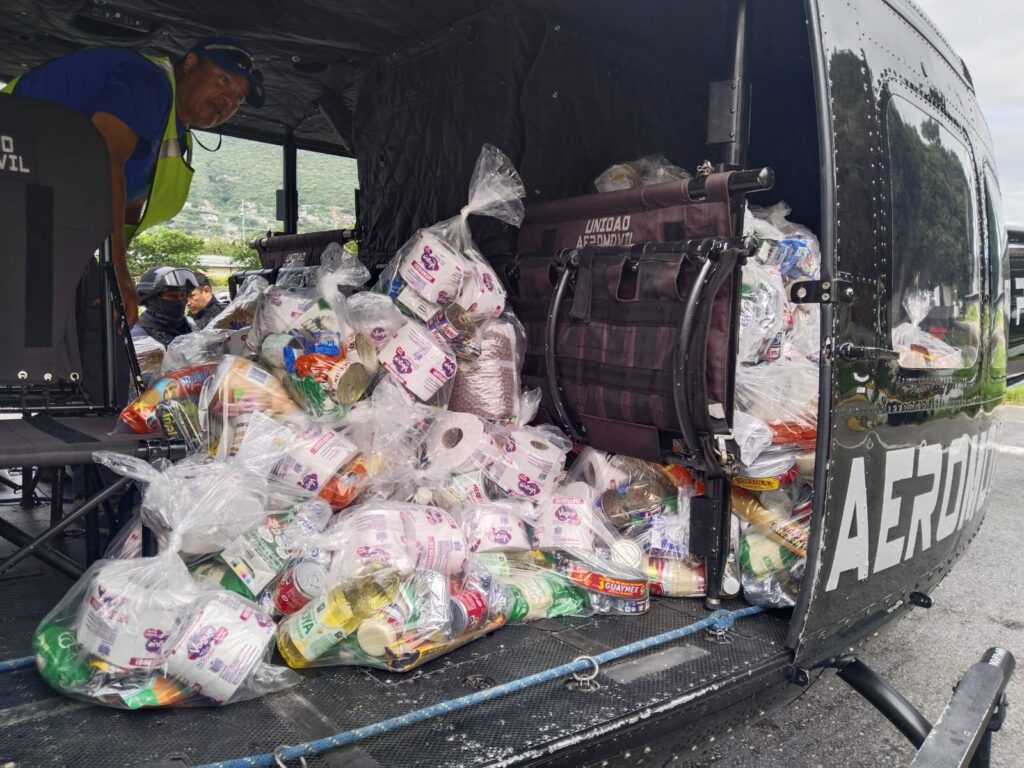 Gobierno de Evelyn Salgado continúa enviando más apoyos a la Sierra y realiza la evacuación de tres personas para su atención médica