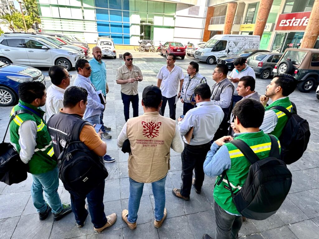 Brigadas de evaluación de IGIFE e INIFED recorren escuelas afectadas por el huracán John en Acapulco