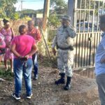 Recorre, el titular de la SEG el CBTA de la localidad El Bejuco, en el municipio de Acapulco para conocer las afectaciones por el Huracán John