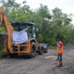 Continúan las acciones para reactivar las vialidades en la Costa Chica